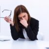 現代病？スマホやパソコンによる目の疲れ…目の疲れからくる不調と緩和させる方法